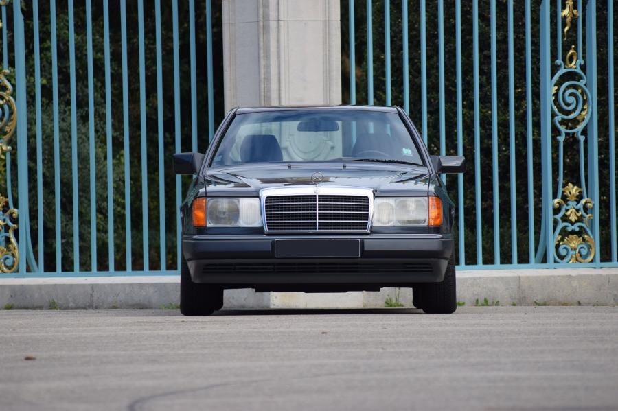  Mercedes-Benz 230 CE (C124) 1987 года  (фото 5 из 11)